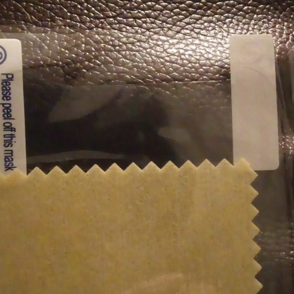 Cell Phone Screen Protector & Cloth - Picture 4 of 5